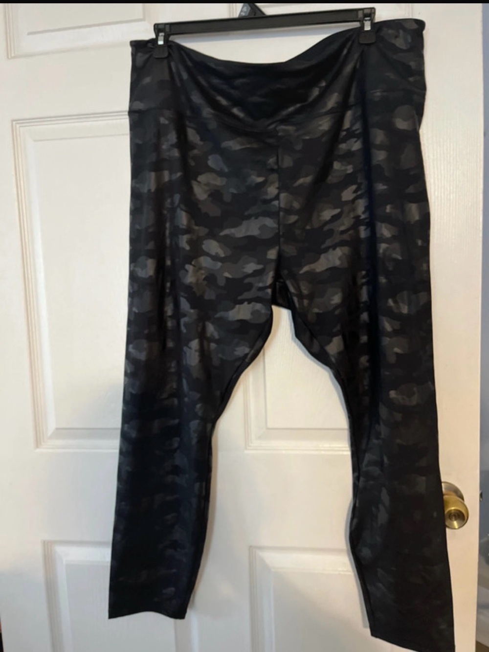 Simply Vera Vera Wang Black Camo womens Leggings